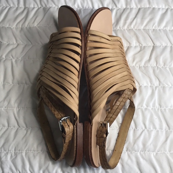 L.A.M.B. cream leather sandals sz 8 US - Picture 3 of 8